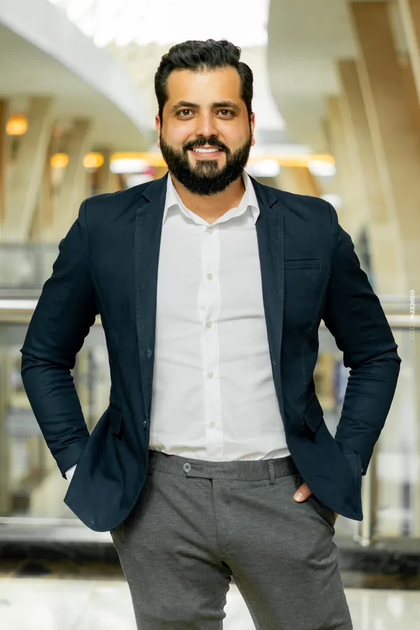 Retrato corporativo de gestor público no Bosque dos Ipês